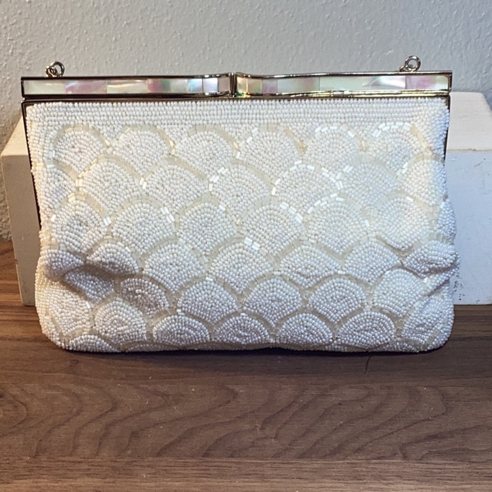 Beautiful Wirtel's Davenport Beaded Mother of Pearl Gold Hardware Strap Purse